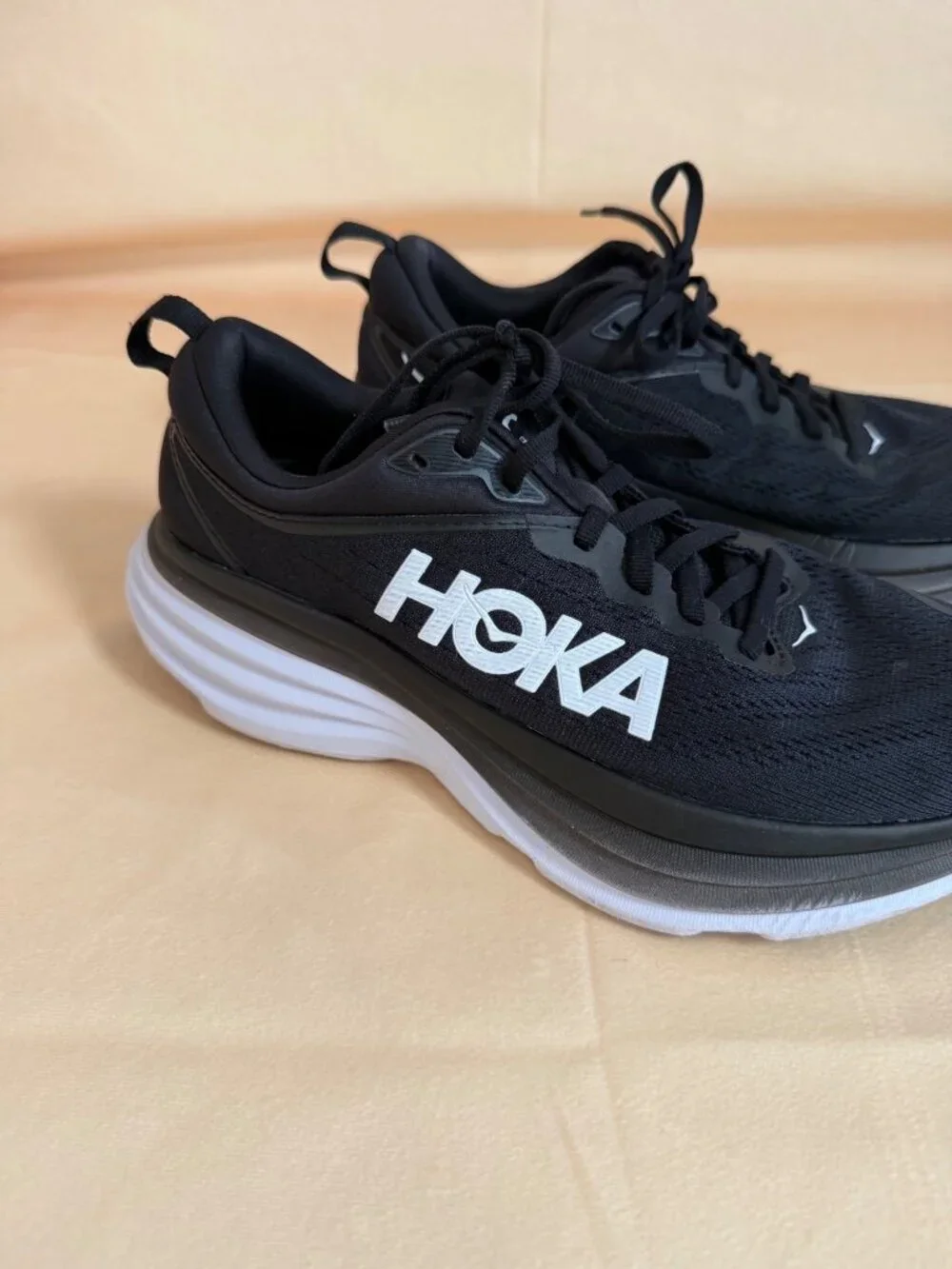 Hoka One One Womens Bondi 8 Black Running Shoes Atheisure Workout Size 8.5 B